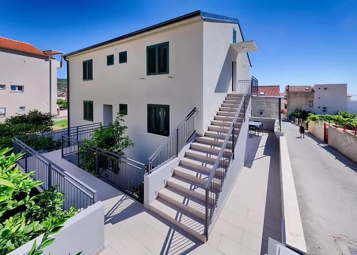 Apartmani Dule Komiza 2
