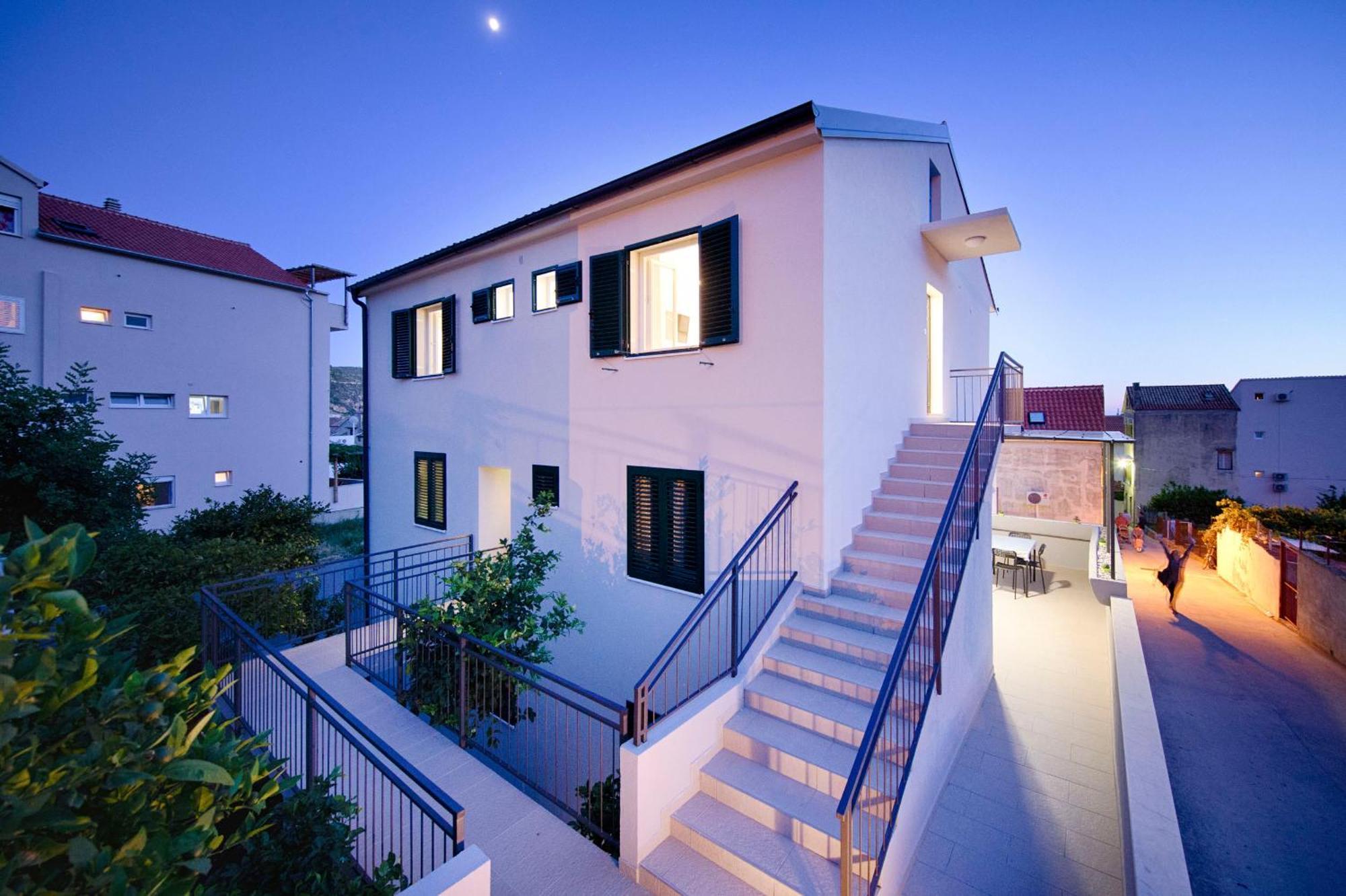 Appartement Dule 2 *
